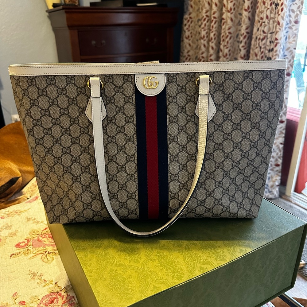 AUTHENTIC Gucci Ophidia GG Medium Tote - Beige and Ebony